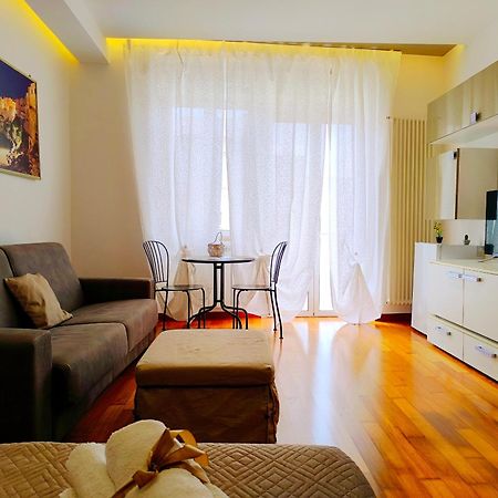 Le Dimore Di Magda Suite & Rooms Полиняно а Маре Екстериор снимка